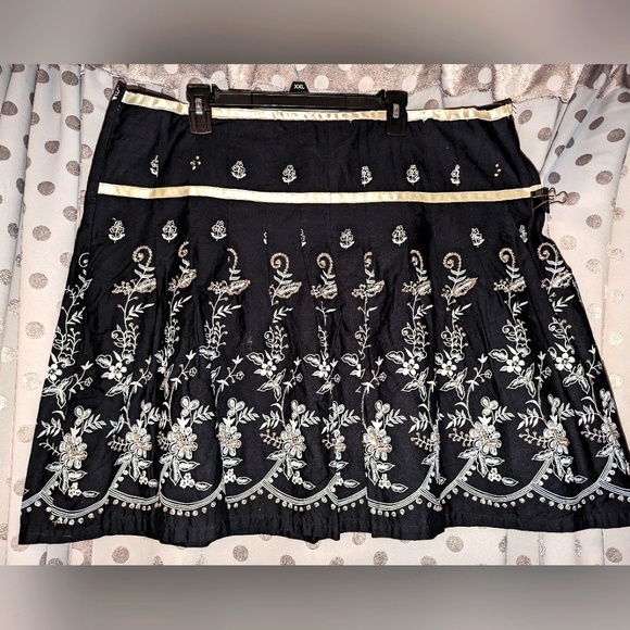 torrid Dresses & Skirts - Torrid Embellished Skirt 18